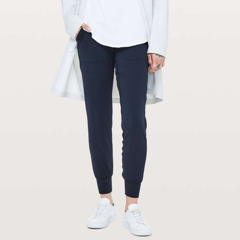 Lululemon Women's Align High-Rise Jogger *Full Length - Navy